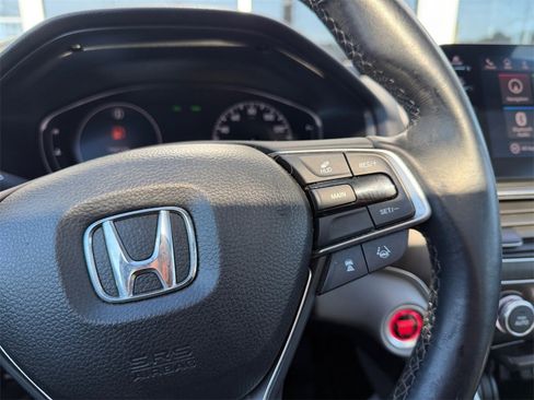Used 2018 Honda Accord Touring image 27