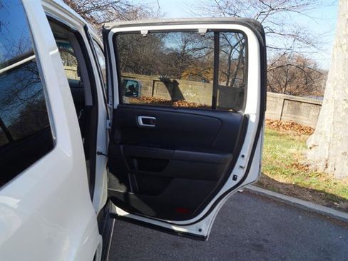 Used 2015 Honda Pilot Touring image 29