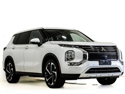 Used 2024 Mitsubishi Outlander SE