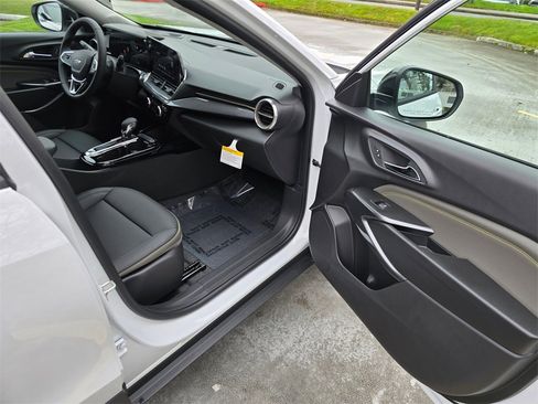 New 2026 Chevrolet Trax ACTIV image 12
