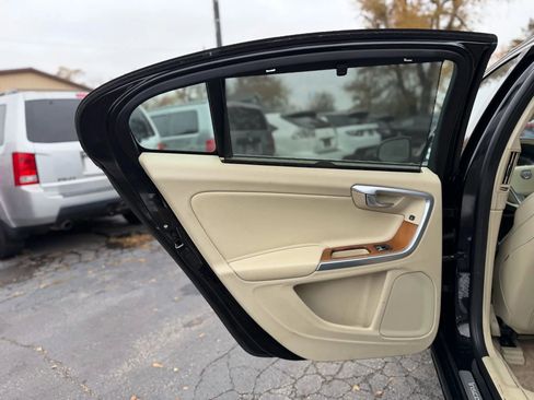 Used 2016 Volvo S60 T5 Inscription Platinum image 15