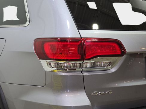 Used 2020 Jeep Grand Cherokee Laredo w/ Quick Order Package 2BN North image 37