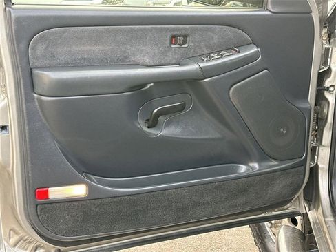 Used 2002 Chevrolet Silverado 3500 LS w/ Electrical Convenience Pkg image 16