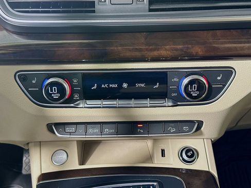 Used 2018 Audi Q5 2.0T Premium Plus w/ Premium Plus Package AWD/4WD image 19