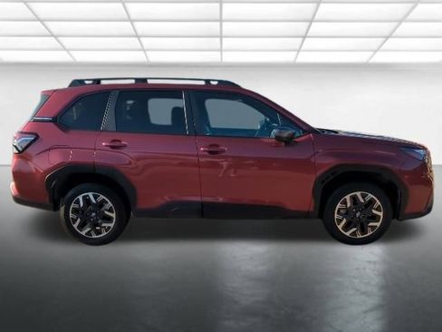 Used 2025 Subaru Forester Premium image 28