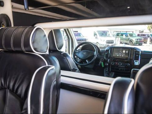 Used 2015 Mercedes-Benz Sprinter 2500 image 15