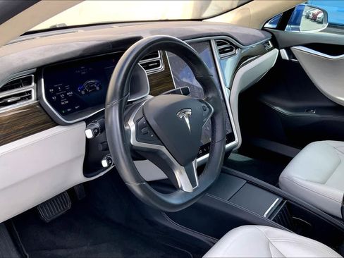 Used 2015 Tesla Model S 70D AWD/4WD image 3