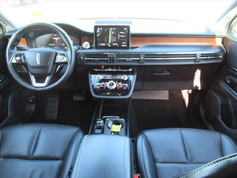 Used 2022 Lincoln Corsair Grand Touring w/ Towing Package AWD/4WD image 12