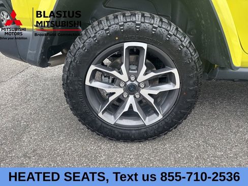 Used 2024 Jeep Wrangler Unlimited w/ Convenience Group AWD/4WD image 7