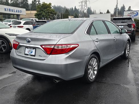 Used 2016 Toyota Camry XLE image 7