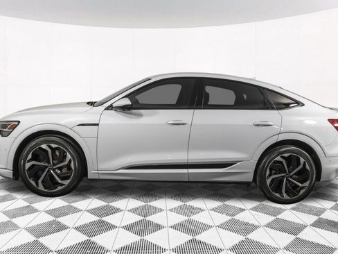 Used 2024 Audi Q8 e-tron Premium Plus w/ Premium Plus Package AWD/4WD image 19