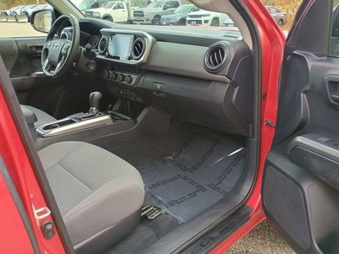 Used 2020 Toyota Tacoma SR5 image 12