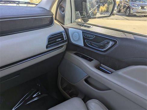 Used 2022 Lincoln Navigator Reserve image 20