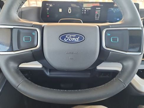 Used 2025 Ford Expedition Active image 15