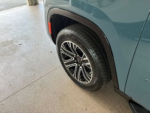 New 2026 Jeep Grand Wagoneer 4WD image 24