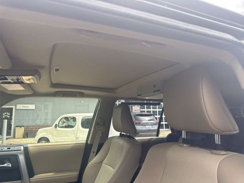 Used 2019 Toyota 4Runner SR5 Premium RWD image 10