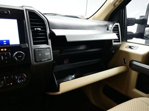 Used 2021 Ford F250 XLT w/ XLT Premium Package AWD/4WD image 23
