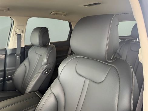 Used 2024 Genesis GV80 2.5T image 12