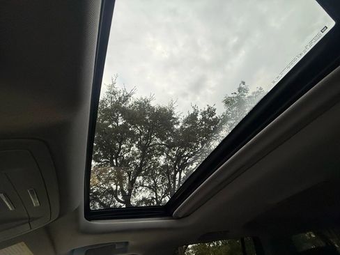 Used 2019 GMC Yukon XL Denali image 14