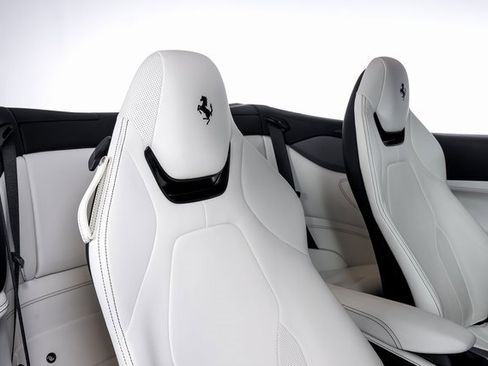 Certified 2019 Ferrari Portofino image 58