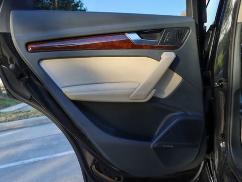 Used 2019 Audi Q5 2.0T Premium Plus w/ Premium Plus Package image 12