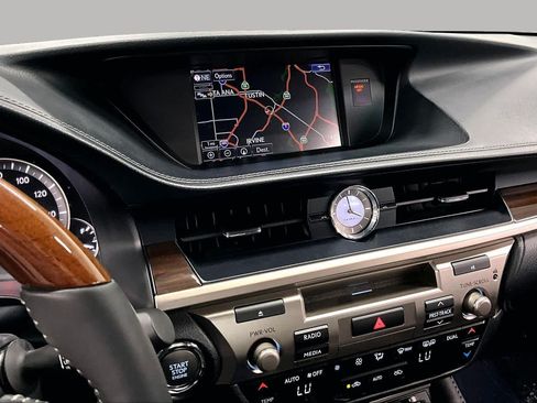 Used 2016 Lexus ES 350 w/ Navigation System Package FWD image 6