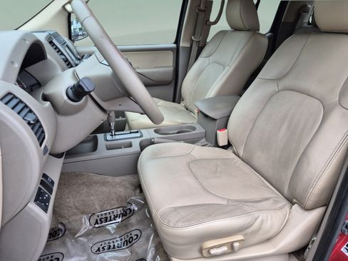 Used 2014 Nissan Frontier SL RWD image 19