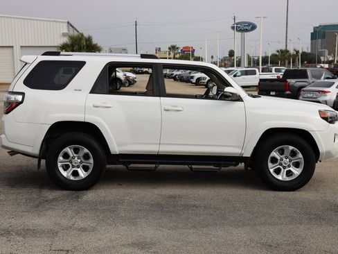 Certified 2019 Toyota 4Runner SR5 Premium image 4
