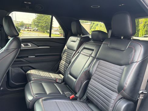 Used 2025 Ford Explorer ST-Line RWD image 8