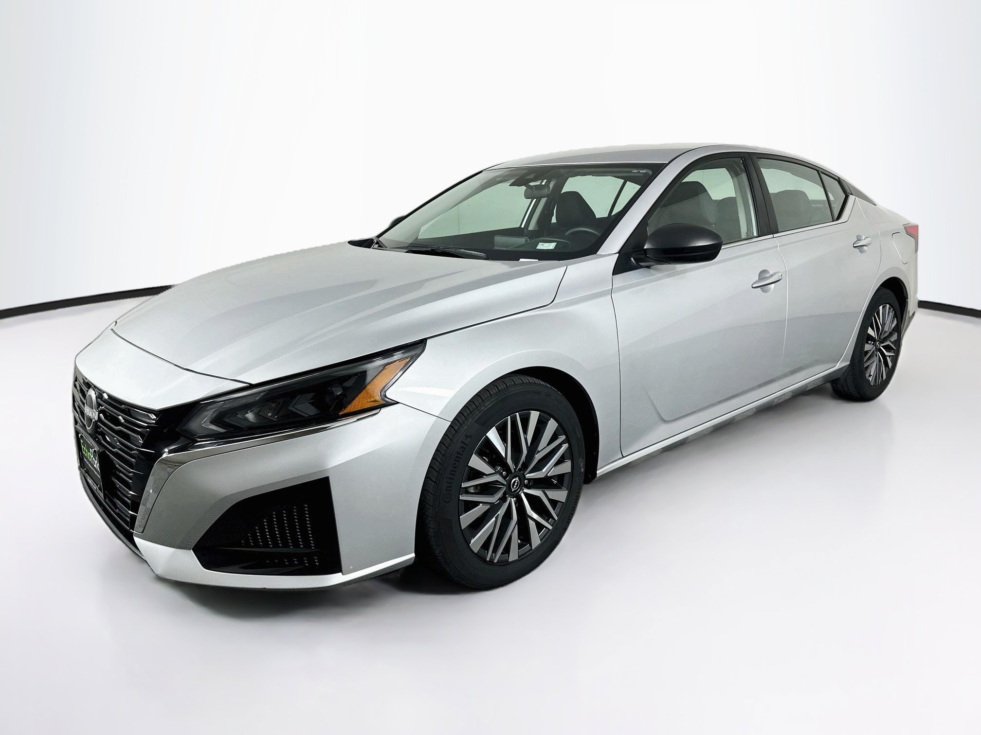 Used 2024 Nissan Altima 2.5 SV FWD image 3