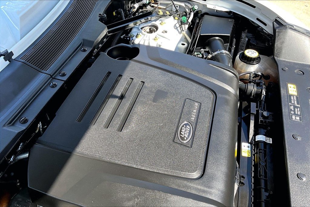 Used 2025 Land Rover Defender 110 S AWD/4WD image 44
