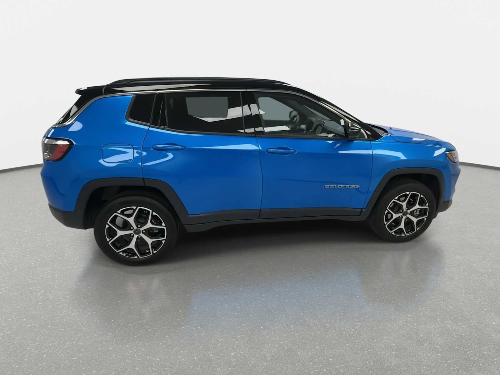 Used 2026 Jeep Compass Limited AWD/4WD image 9