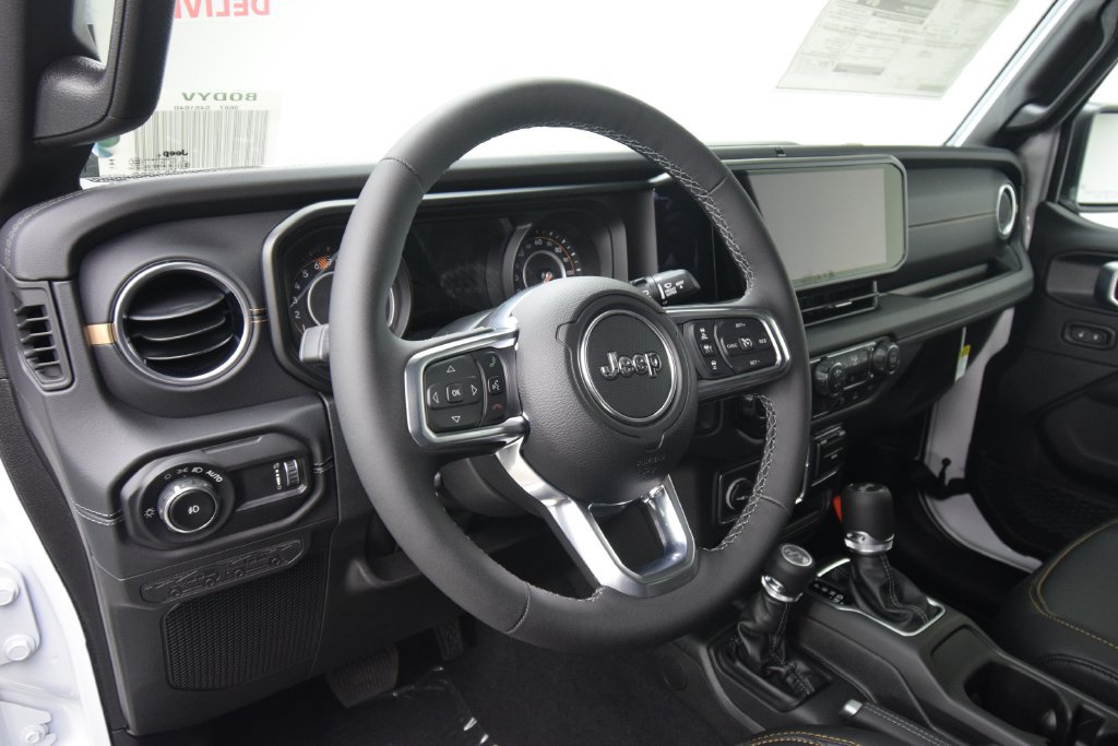 New 2026 Jeep Wrangler Unlimited Sahara AWD/4WD image 36