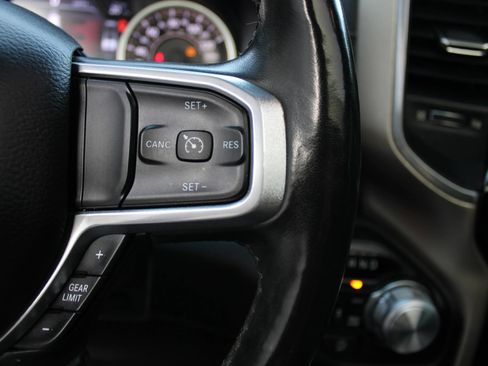 Used 2019 RAM 1500 Laramie AWD/4WD image 11