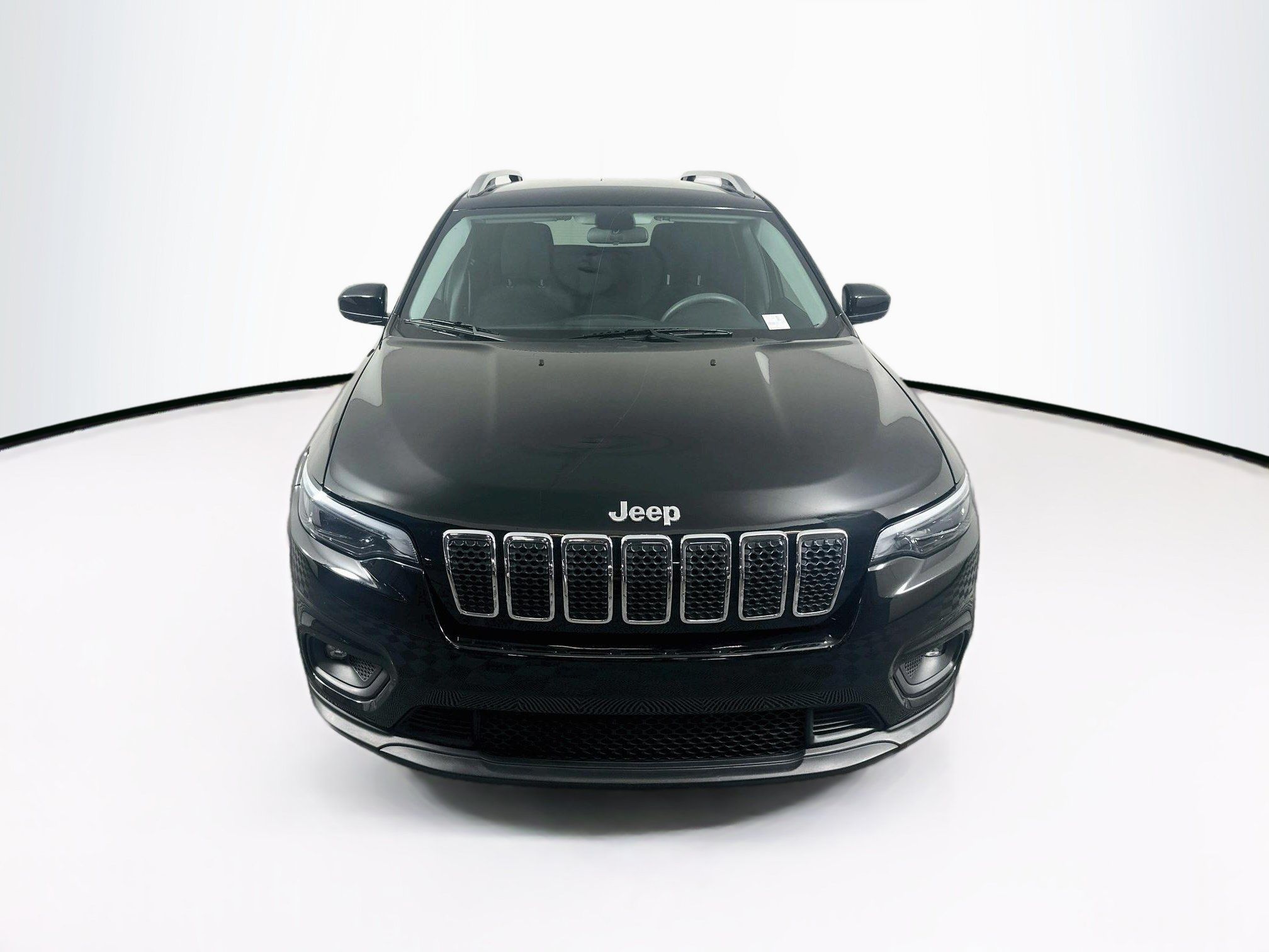 Used 2019 Jeep Cherokee Latitude w/ Popular Appearance Group FWD image 2
