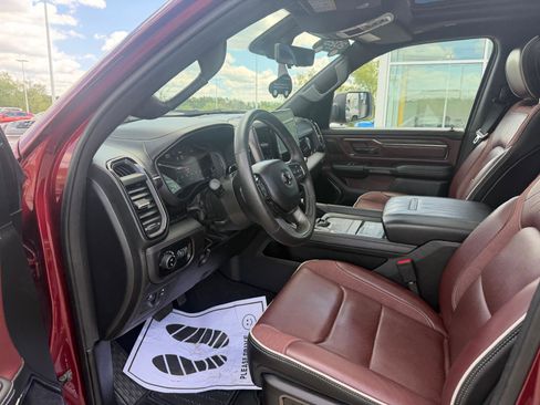 Used 2025 RAM 1500 Limited AWD/4WD image 16