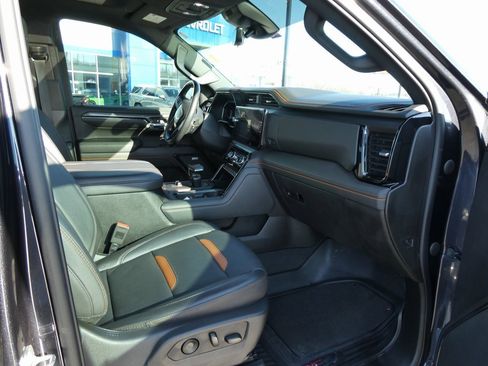 Used 2023 GMC Sierra 1500 AT4 w/ AT4 Premium Package image 15