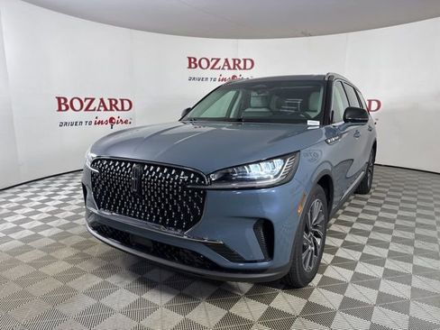 New 2025 Lincoln Aviator 2WD image 3