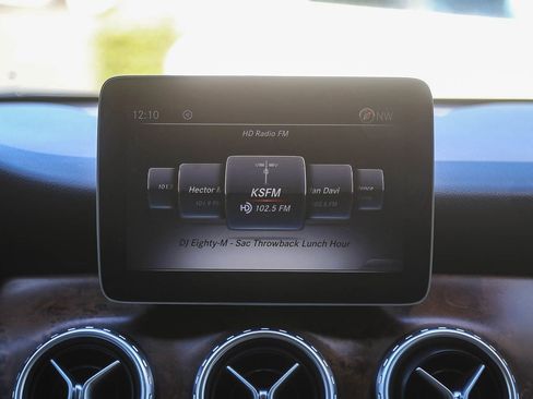 Used 2017 Mercedes-Benz GLA 250 image 12