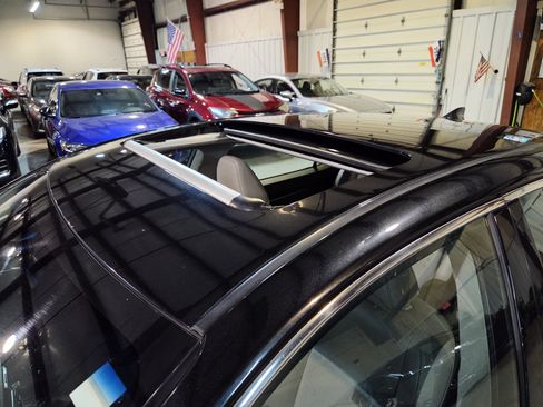 Used 2016 Lexus ES 350 w/ Premium Package w/Wood Trim FWD image 3