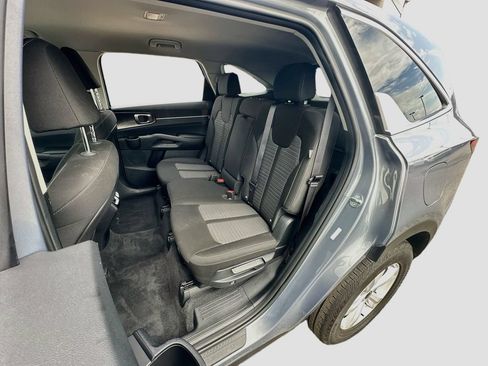 Certified 2025 Kia Sorento LX FWD image 22