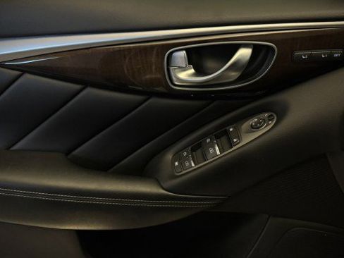 Used 2015 INFINITI Q50 Sport w/ Deluxe Touring Package image 19