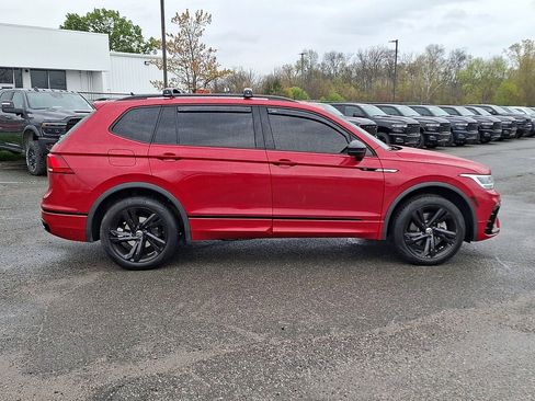 Used 2024 Volkswagen Tiguan SE R-Line AWD/4WD image 10
