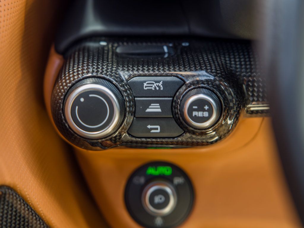 Certified 2020 Ferrari 812 Superfast RWD image 17