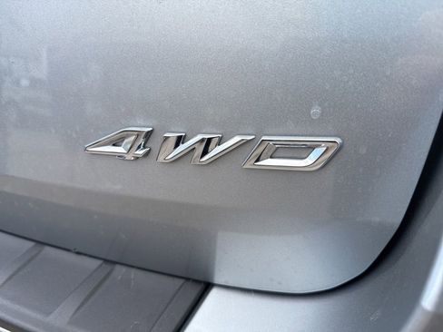 Used 2023 Ford Explorer XLT w/ Equipment Group 202A image 4