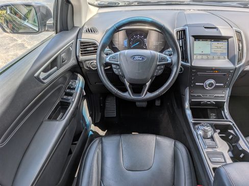 Used 2019 Ford Edge Titanium w/ Cold Weather Package AWD/4WD image 14