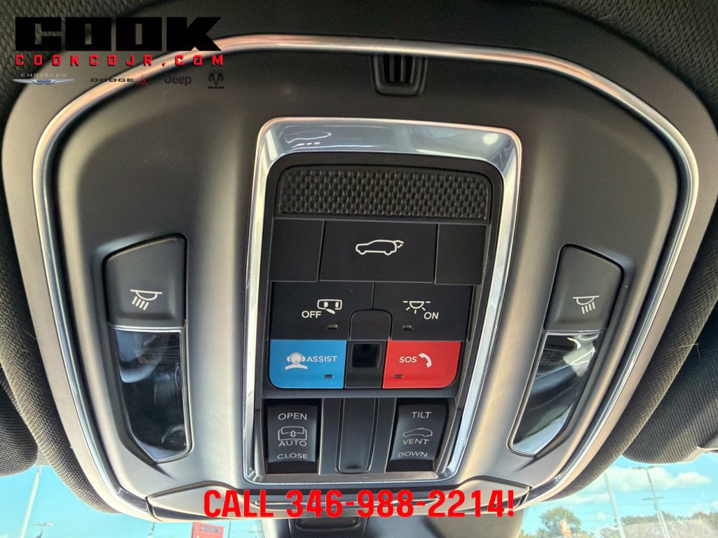 Used 2025 Jeep Grand Cherokee L Altitude AWD/4WD image 16