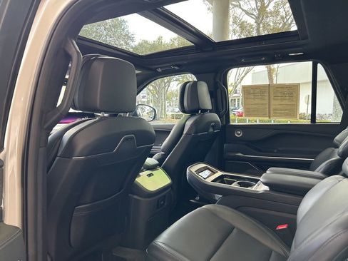 Used 2025 Lincoln Navigator Reserve w/ Jet Appearance Package image 49