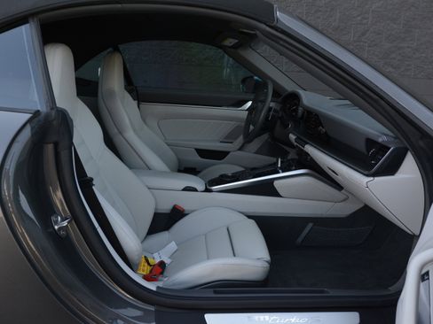 Certified 2022 Porsche 911 Turbo S image 28