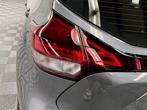 New 2025 Nissan Kicks Play S image 17